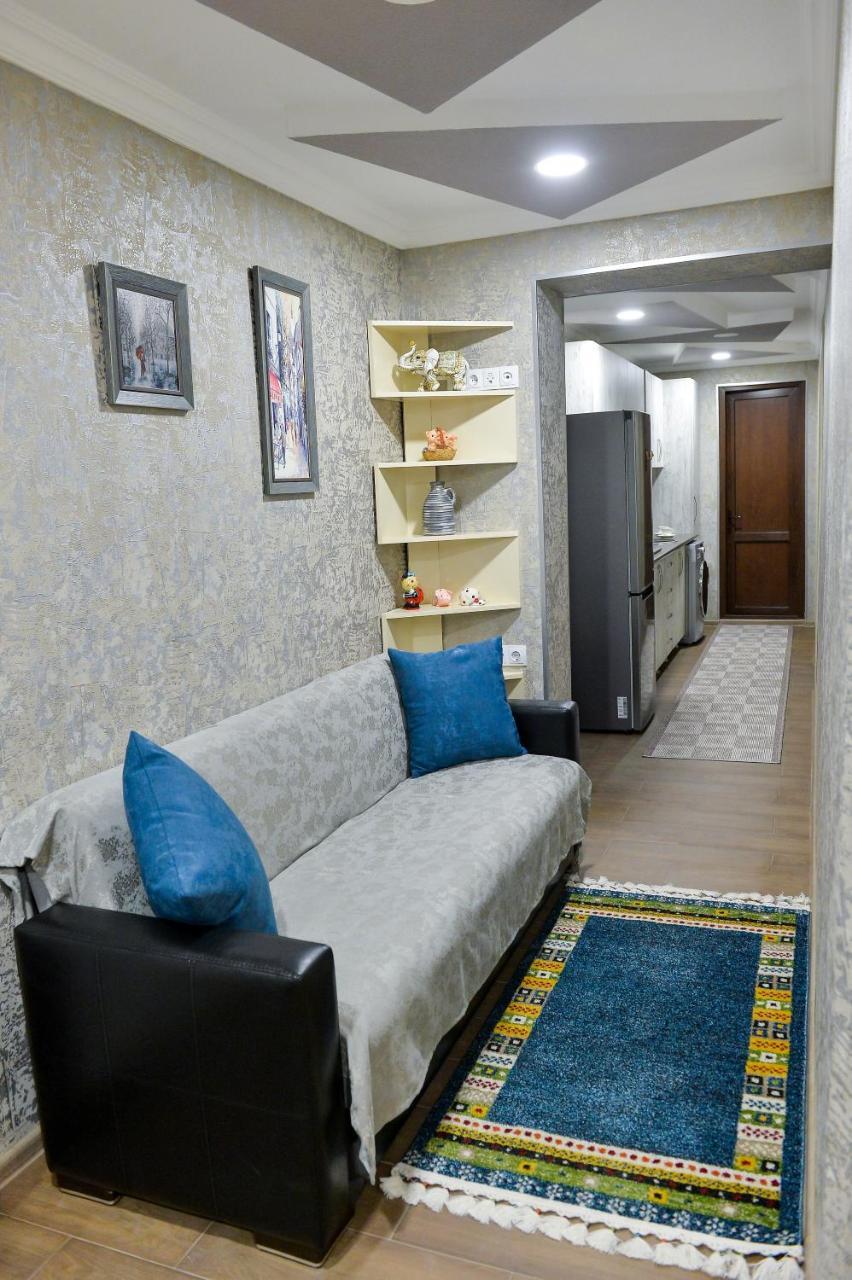 Hostel Look Kutaisi Esterno foto