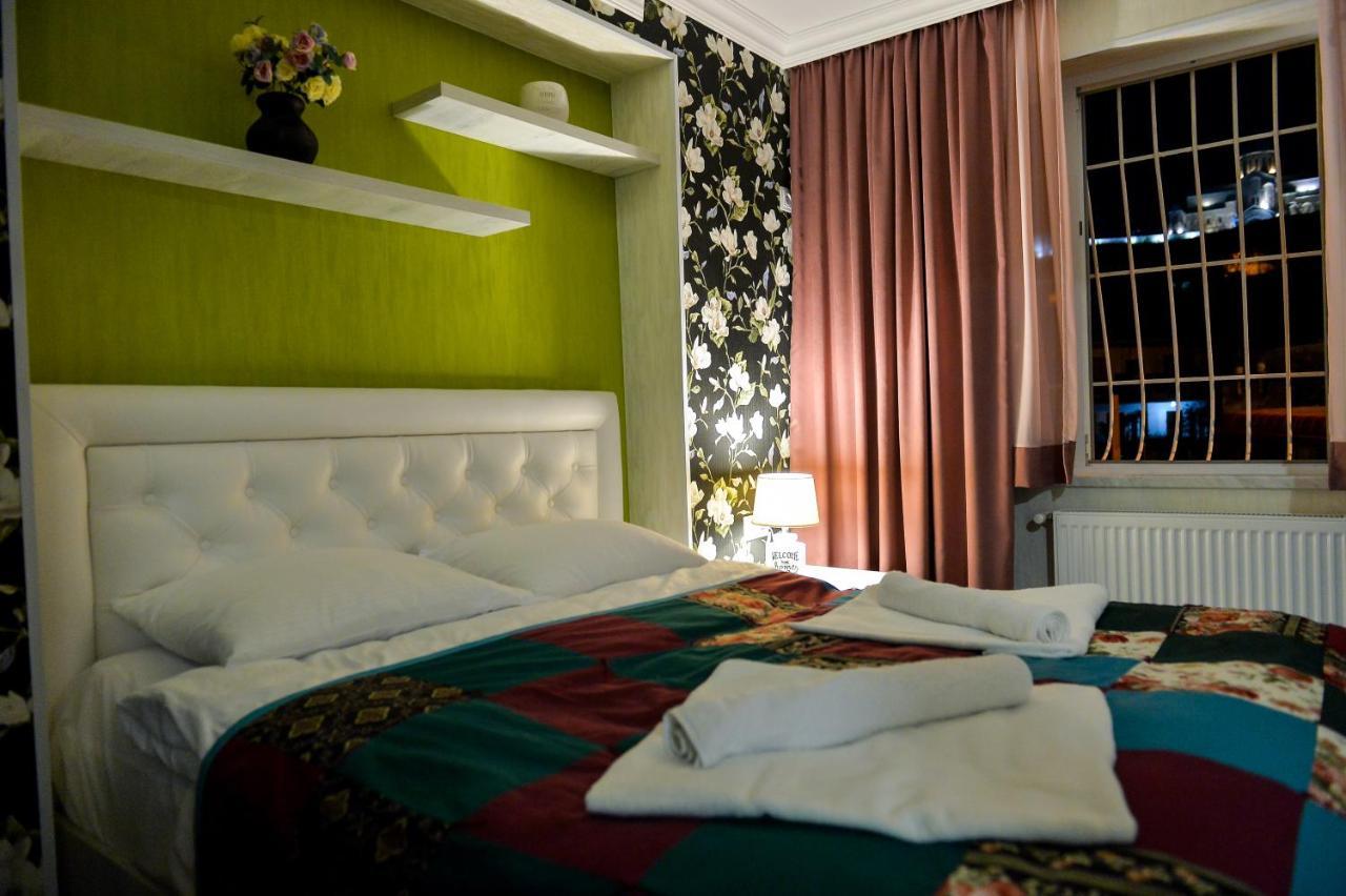 Hostel Look Kutaisi Esterno foto